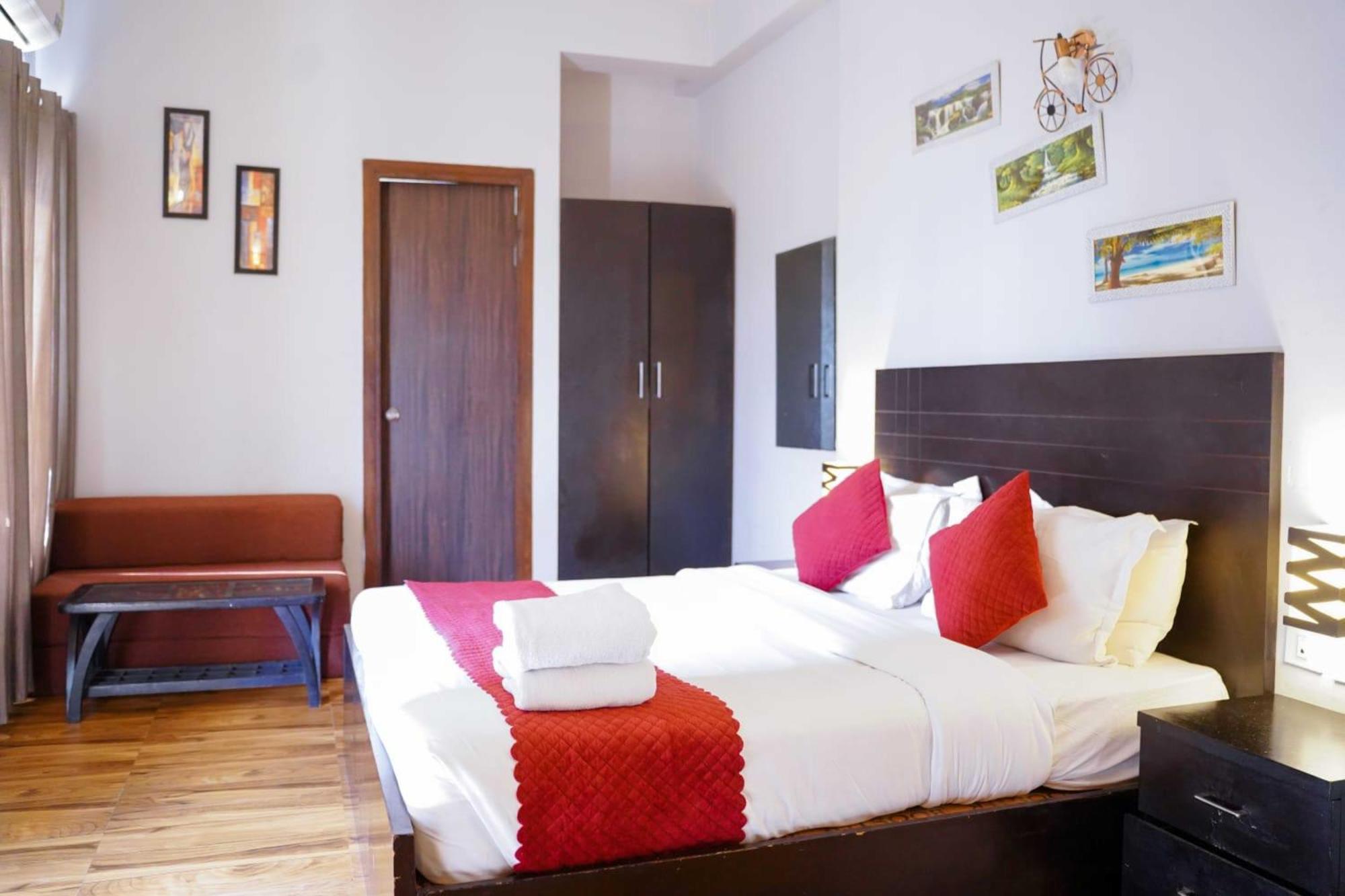 Vrindavan Dreams Hotel And Suites Екстериор снимка