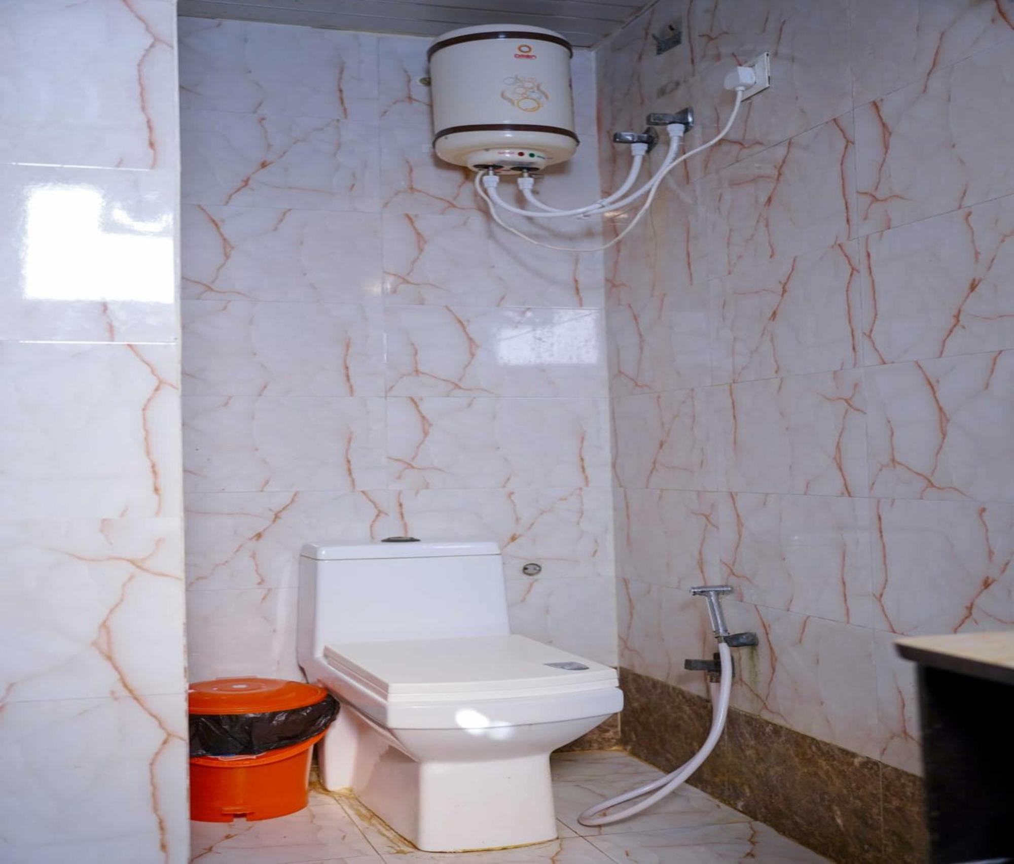 Vrindavan Dreams Hotel And Suites Екстериор снимка