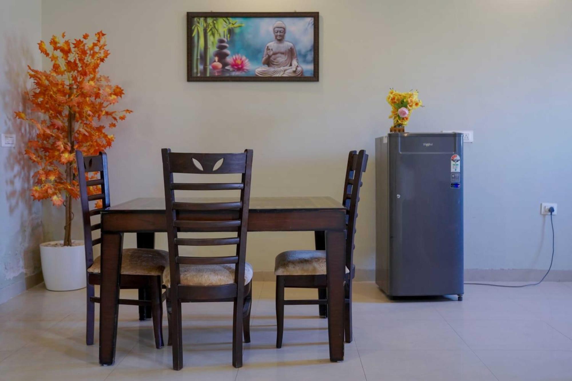 Vrindavan Dreams Hotel And Suites Екстериор снимка